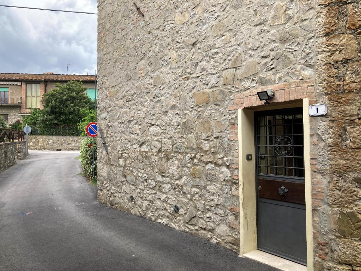 Tower Caratteristico In Pietra Villa Palazzina  Exteriör bild